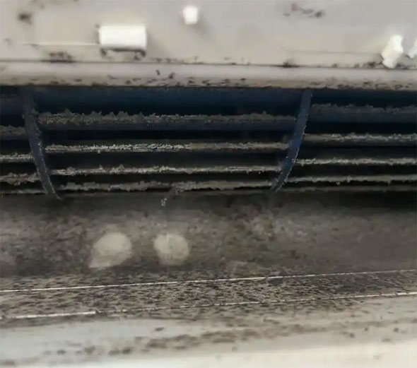 沧县空调吹的风有股烧焦味是怎么回事